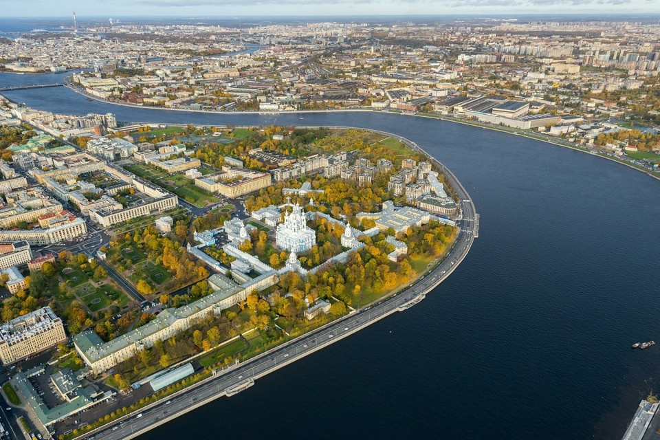    Пропавшие в Петербурге сестры могли попасть в секту, куда их увезла мать GLOBAL LOOK PRESS