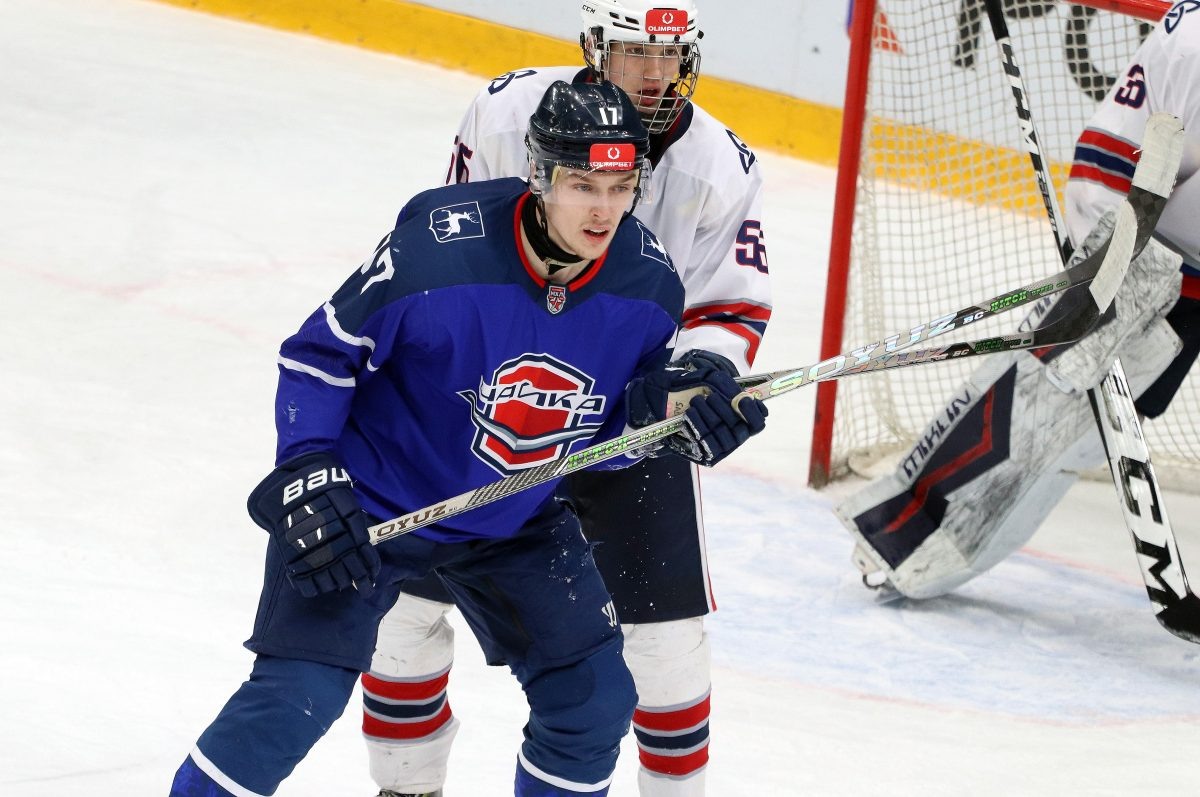    17-й номер «Чайки» Лев Сальников набрал 17 очков (9 + 8) за 47 матчей сезона