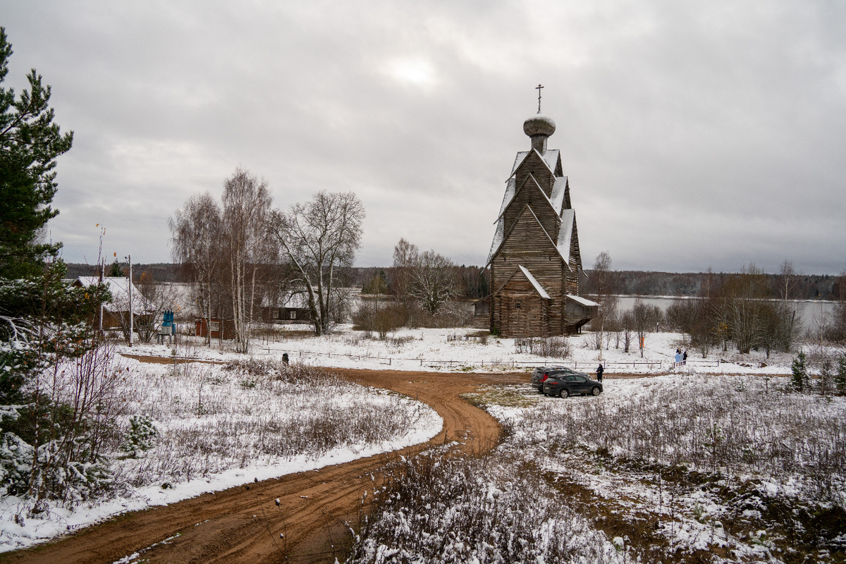 храм Рождества Иоанна Предтечи поздей осенью 