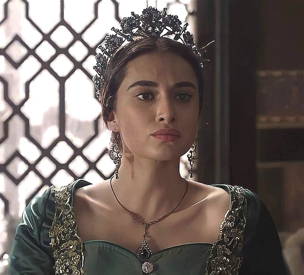 Валиде Турхан. 