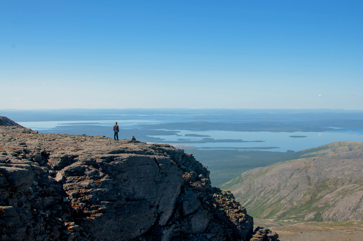 Автор фото Nikolay Grechushkin на Unsplash