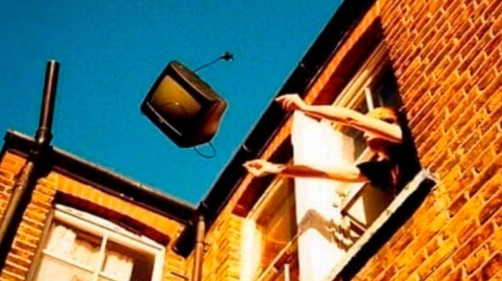    Как сплющили телевизор за 400 тысяч и кто за это заплатил