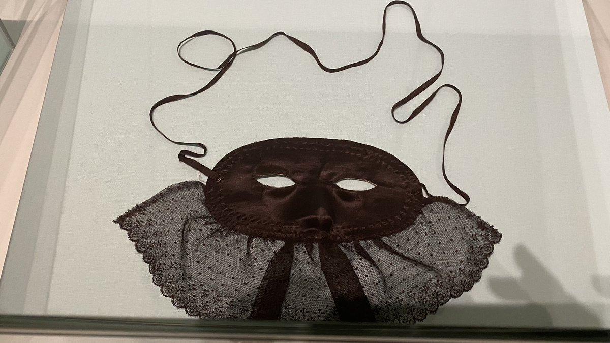 Дамская маска с вуалью, XIX в.