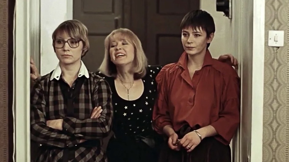 Кадр их «Зимней вишни» с Ларисой и Валюшкой. 