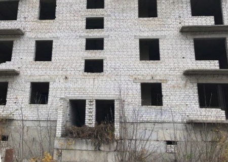    В ЛНР восстановят многоэтажный дом, заброшенный много лет назад