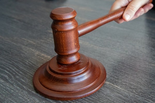 Бывший полицейский во Владимире осужден за мошенничество с использованием должности