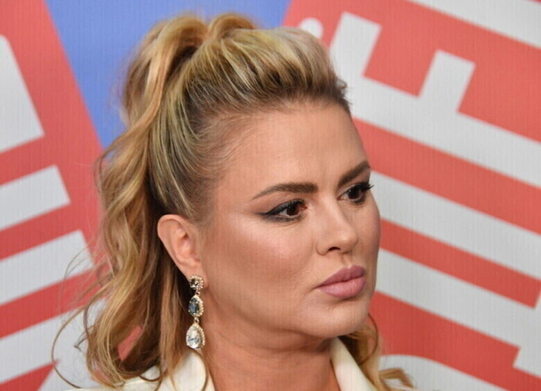     Анна Семенович