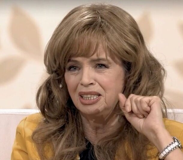    Елена Преснякова редко появляется без парика на публике.