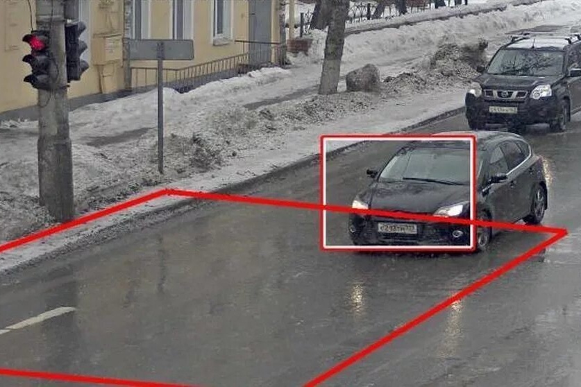 Камере плевать, кто сидит в теплом салоне. Она видит только номер и вашу фамилию в базе данных