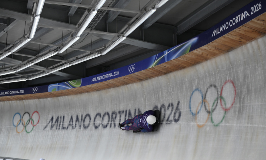    Нарушителя не допустили на санно-бобслейную трассу. Фото: Global Look Press