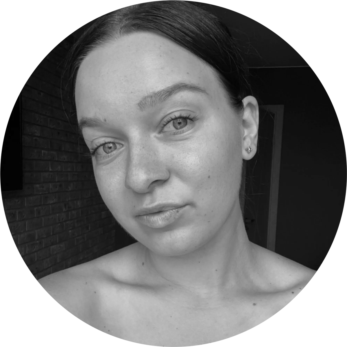 Статья подготовлена экспертом
Анастасия Романовец
Основатель Cosmolex / бьюти-тестировщик
Опыт работы: 4 года