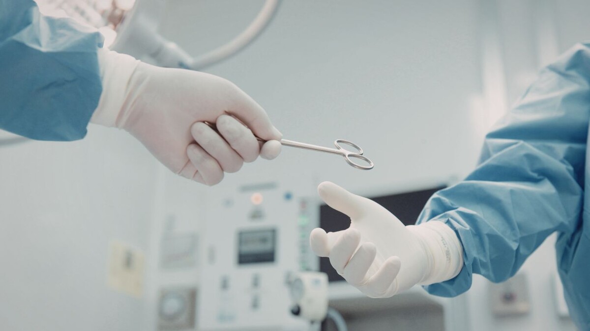 Пока Вы не видите: что делает операционная медсестра — и почему от неё зависит операция 