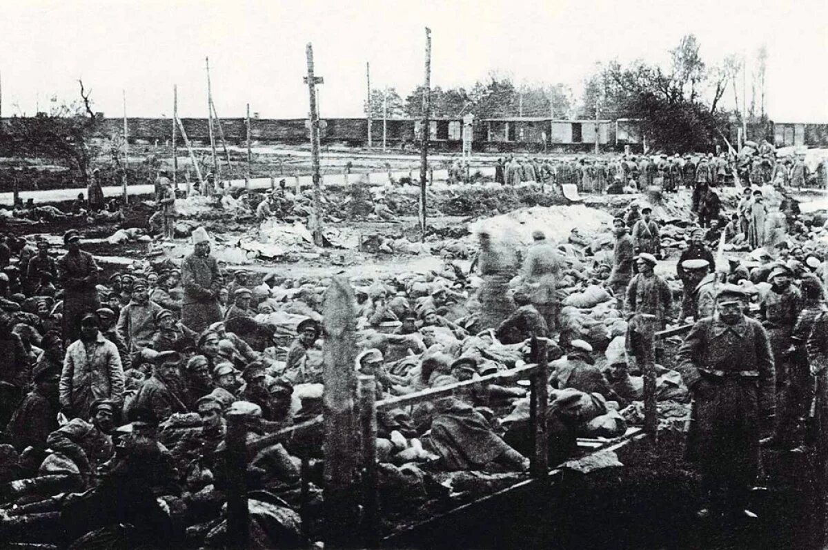    Красноармейцы, взятые в плен во время советско-польской войны, 1920 г.