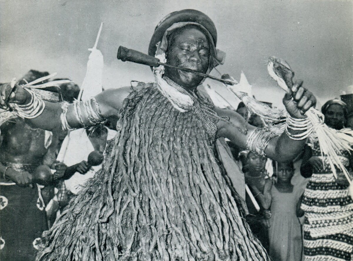 африканский целитель. фото из интернета. 