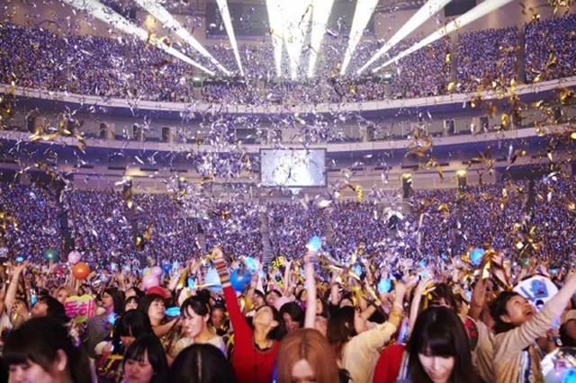 Фанаты на K-pop концерте. Источник: SM Entertainment