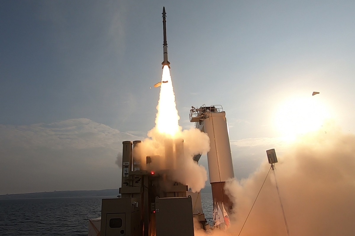 Израиль впервые провел испытания модернизированной системы ПВО David's Sling на военно-морском корабле. Фото: Rafael Advanced Defense Systems