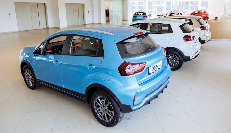 Одна из китайских марок не может распродать автомобили 2023 года выпуска