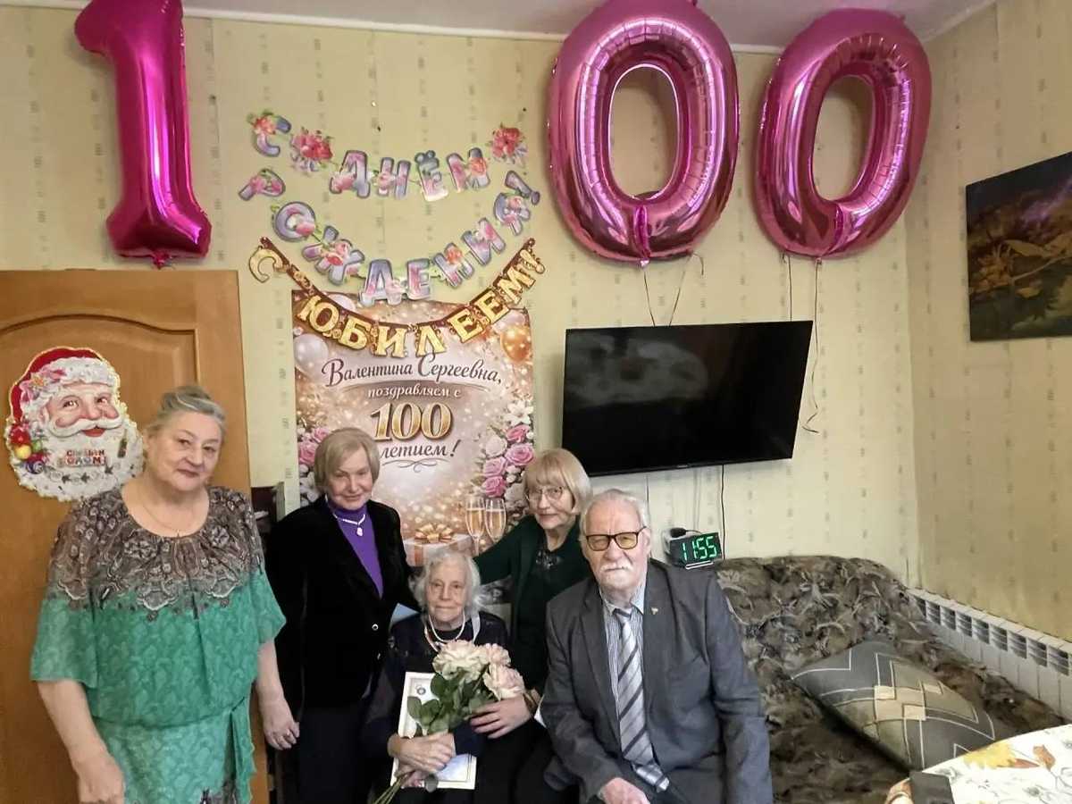 Поздравление от земляков / Фото: предоставлено Магаданским землячествов «Северное притяжение» из Санкт-Петербурга