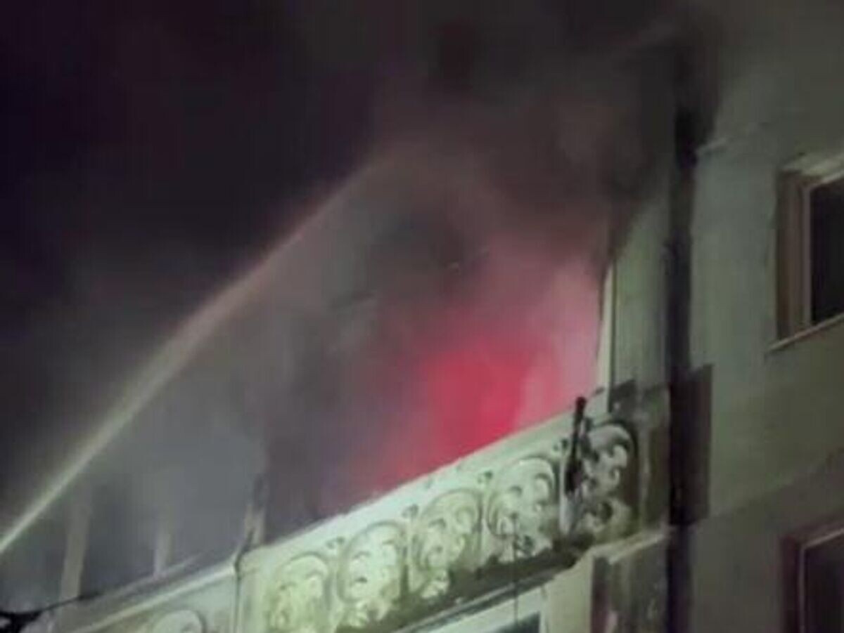    Тушение пожара в доме на улице Толстого во Владивостоке | © Соцсети