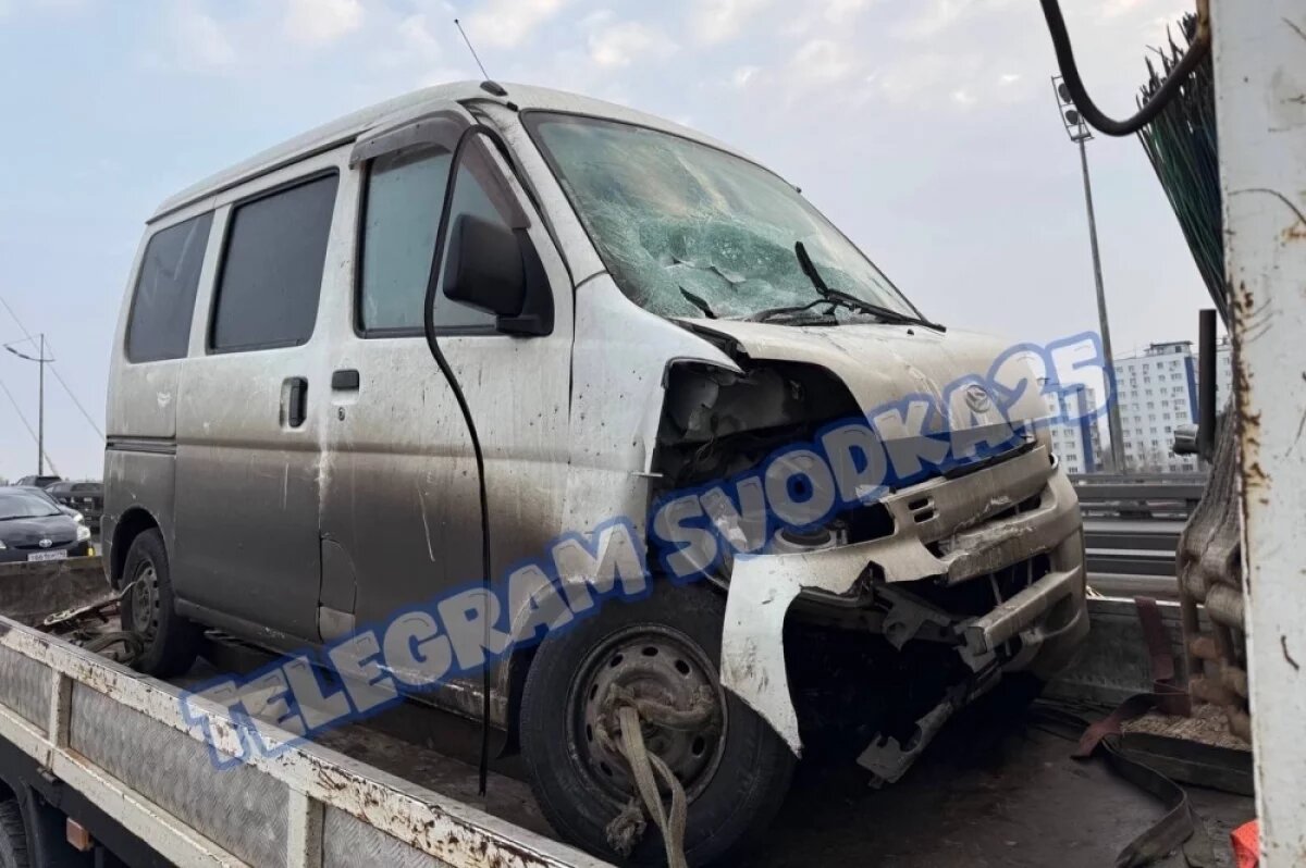    Водитель микроавтобуса погиб после ДТП на Золотом мосту во Владивостоке