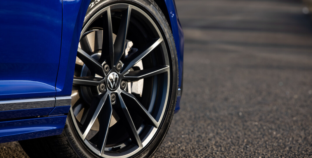 В шиномонтаже объяснили, почему не стоит владеть несколькими комплектами колес на литье