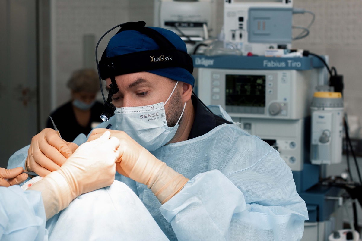 Пластический хирург Дирксен Пётр Викторович