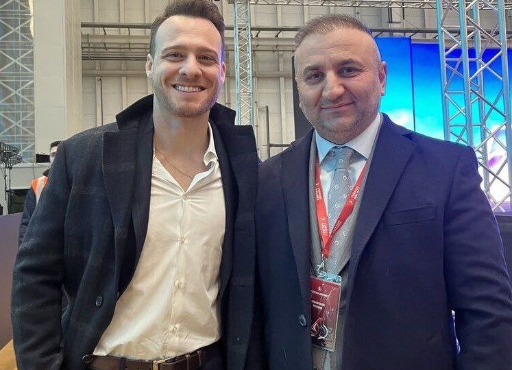 ✈️ 🇹🇷 Керем Бюрсин принял участие в мероприятии Turkish Airlines.