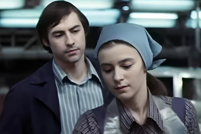 Виталий Юшков и Елена Сафонова. Фото © «Семья Зацепиных», режиссёр Борис Дуров, сценарист Нина Фомина / Kinopoiskatomic:embed 0
