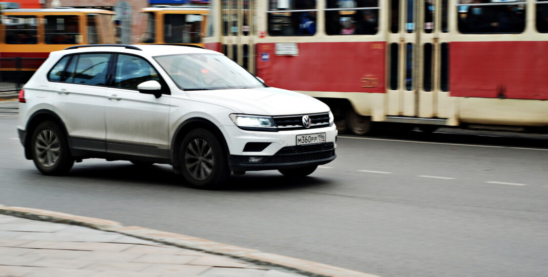 Инженер объяснил, езда на каких оборотах вредит двигателю сильнее всего