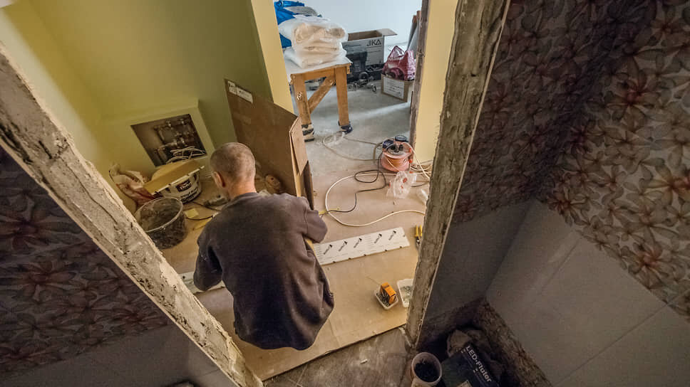 В 2025 году на рассмотрение районных межведомственных комиссий поступило восемь тысяч проектов перепланировок, из которых 4,4 тыс. были согласованы.📷Фото: Евгений Павленко / Коммерсантъ