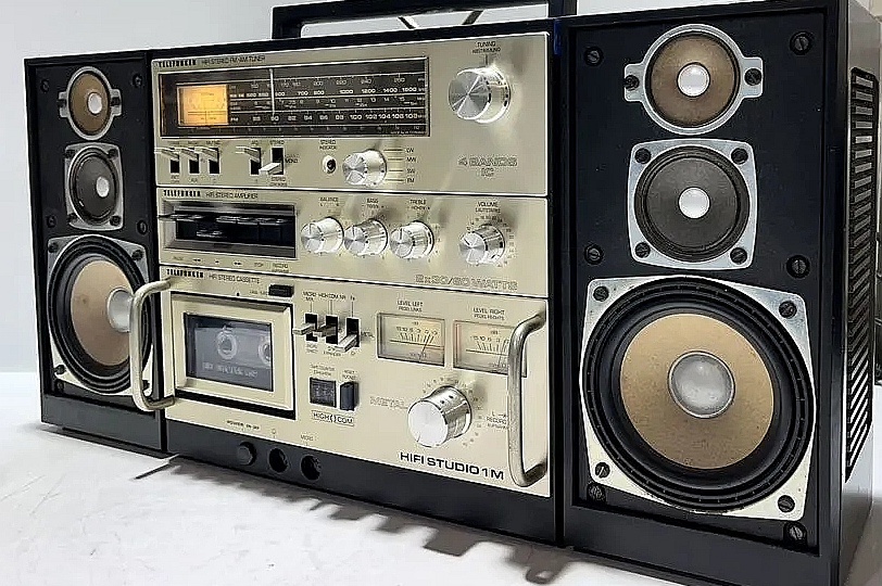 «Бархатный титан»: История Telefunken HIFI STUDIO 1M — магнитофона, который не боялся металла