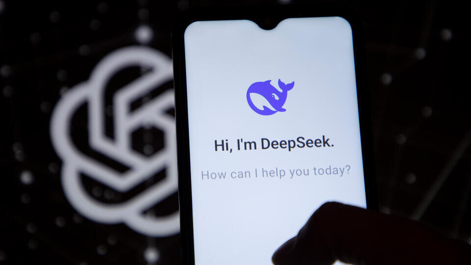     Bloomberg: OpenAI обвинила DeepSeek в незаконном использовании своих технологий www.globallookpress.com/Faisal Bashir/Keystone Press Agency