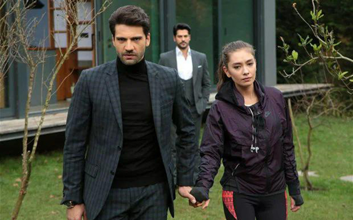 Кадр из сериала "Чёрная любовь"