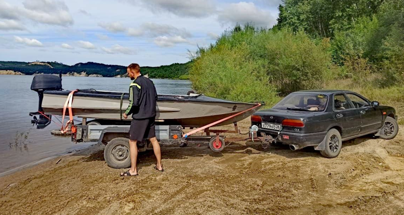 Лодка Обь ЗиЧ.