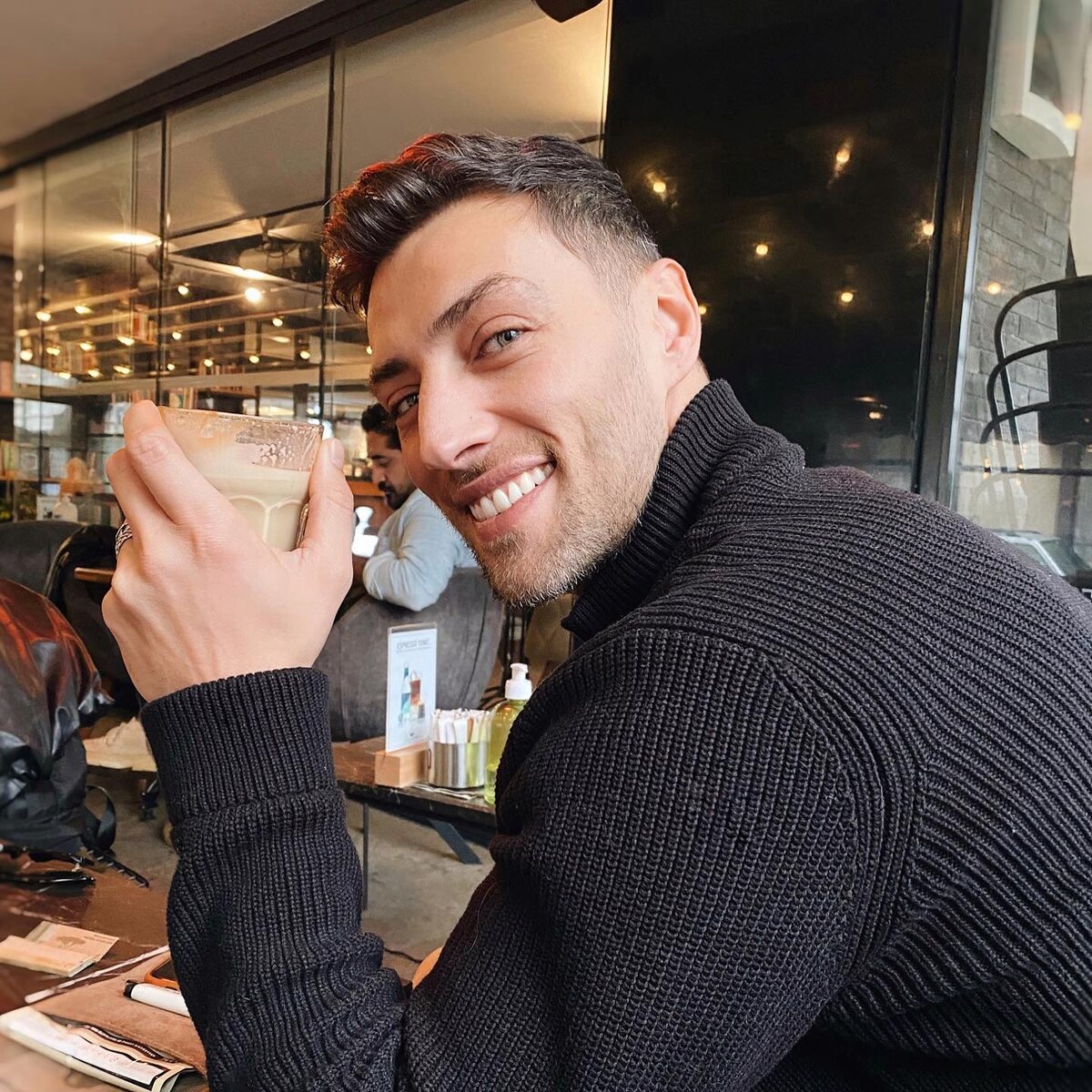    Джейхуна Менгироглу обвинили в мошенничествеСоцсети Джейхуна Менгироглу