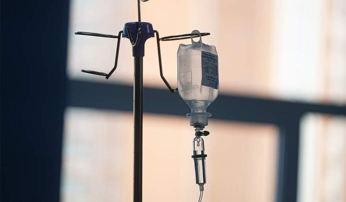     Капельница. Источник: iz.ru Автор фото: Павел Волков