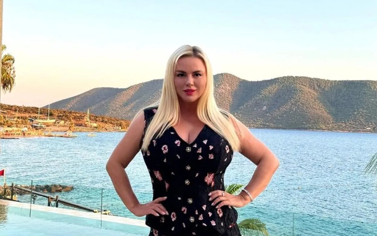    «Меня растянули до 100 килограммов!»: Анна Семенович взбесилась из-за стыдных фото с тайского пляжа