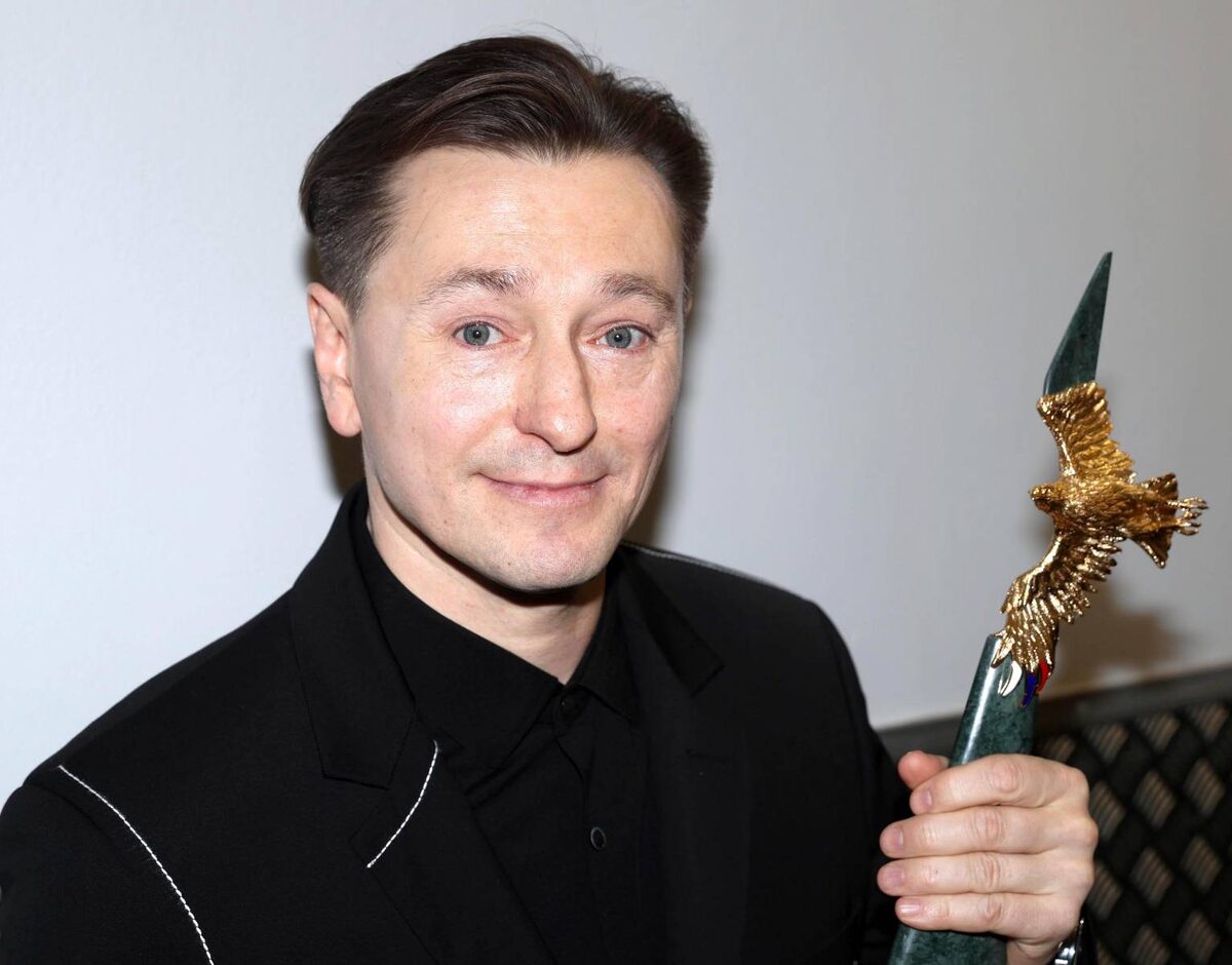    Сергей Безруков с премией "Золотой орел". 30 января 2026 г.Personastars