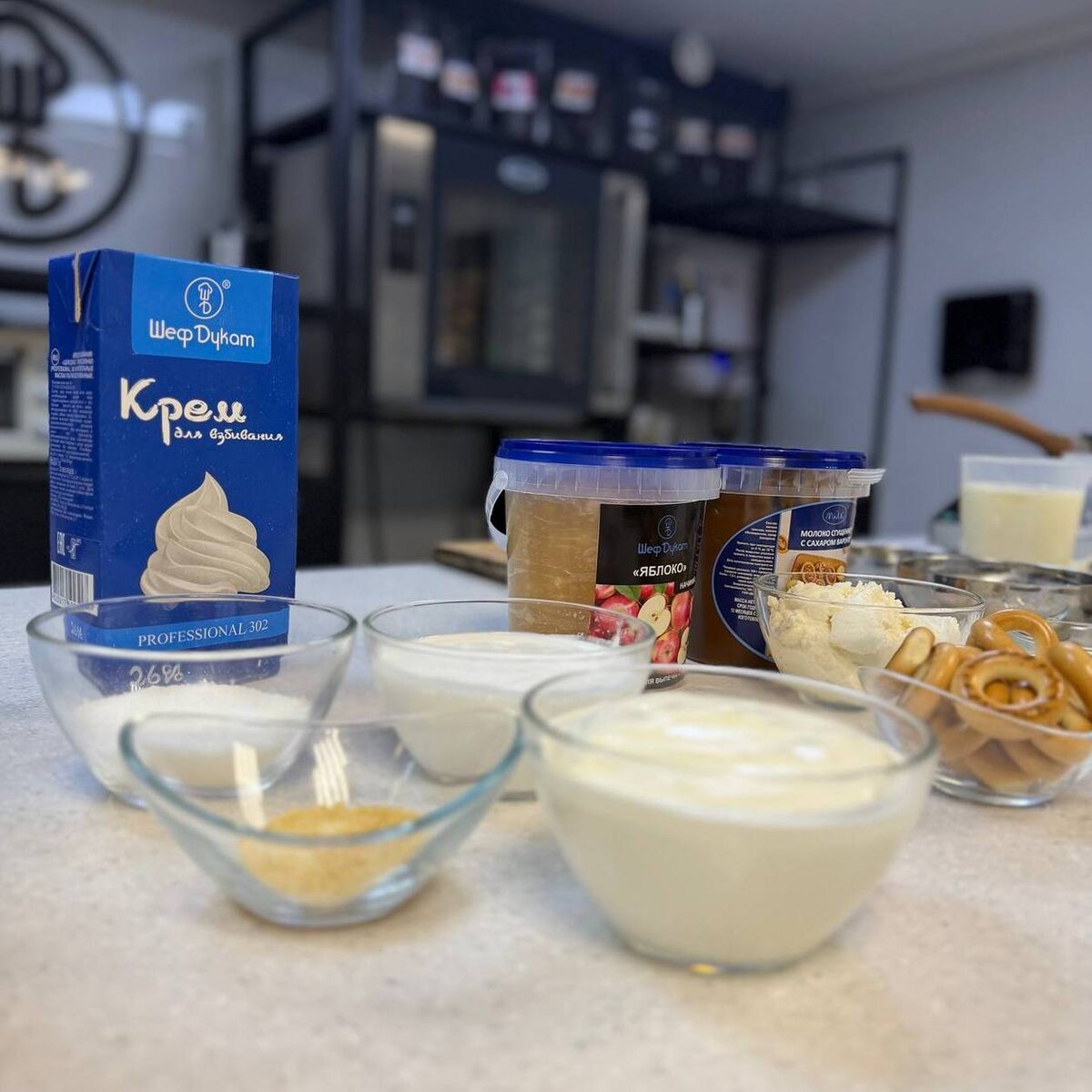 Шаг 1. Приготовление блинов для коржей