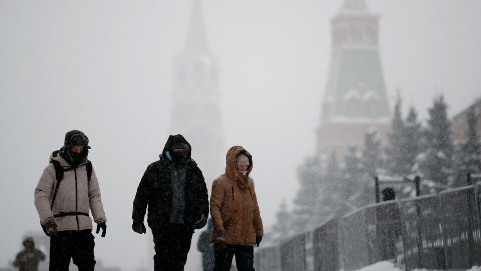     Роскосмос показал фотографию снежного циклона над Москвой ИЗВЕСТИЯ/Сергей Лантюхов
