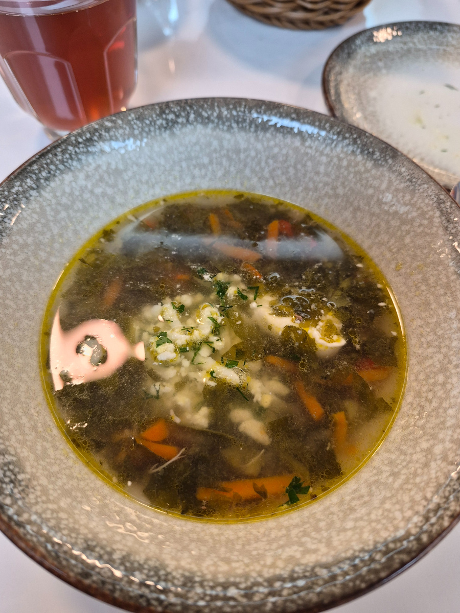 И щавель? Ах, какие вкусные пирожки  с щавелем делала бабушка... 