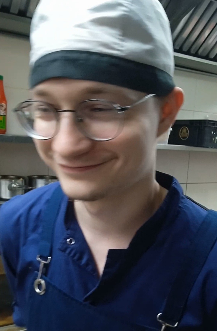 Тот самый скромный мэтр!