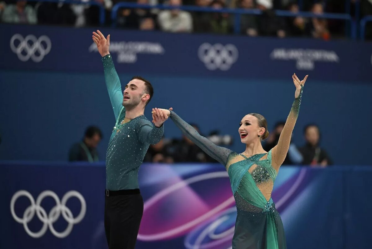 Анастасия Метелкина и Лука Берулава.