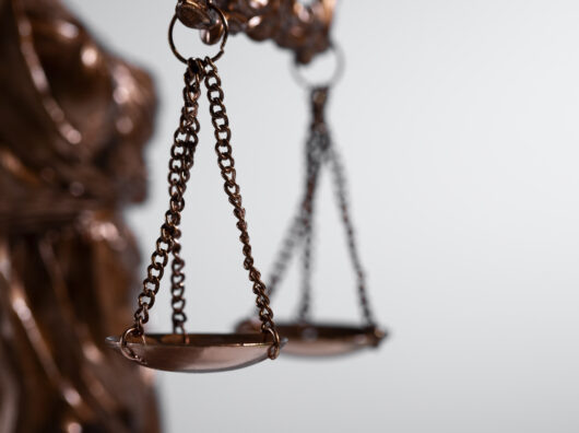    Суд // Фото сгенерировано с помощью «freepik»