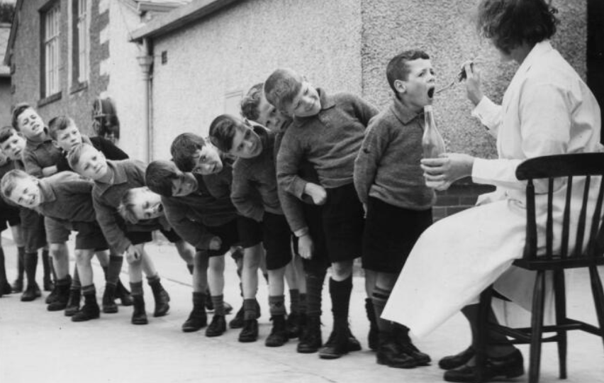 «Главный кошмар советского ребенка»: его пили литрами, а потом он исчез из всех аптек СССР в один день