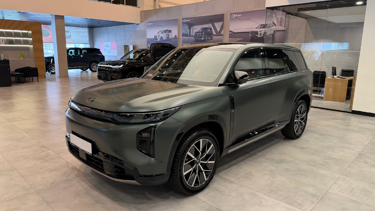 Уже проданный экземпляр GAC S7 в дилерском центре.