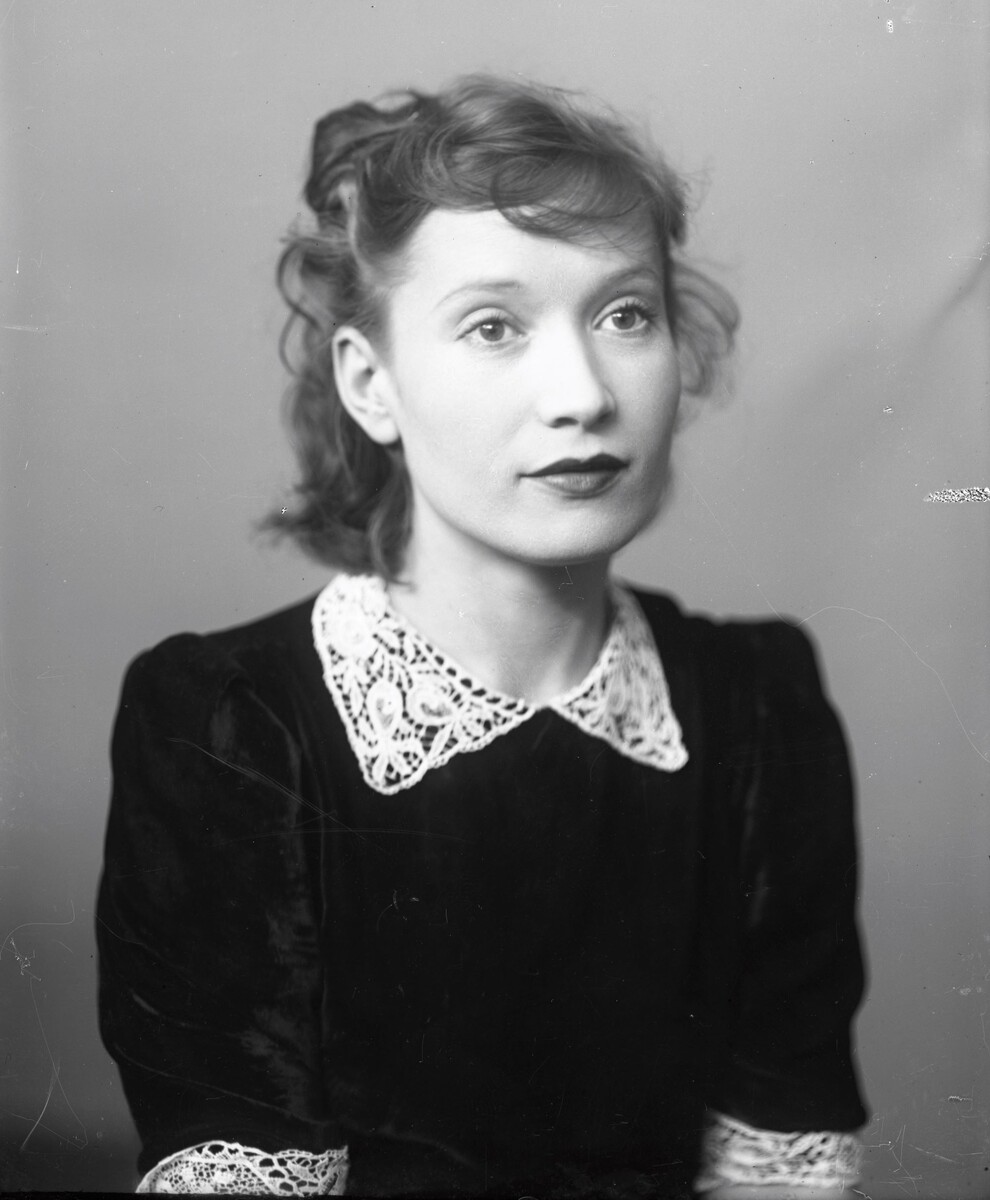 Анна Комолова