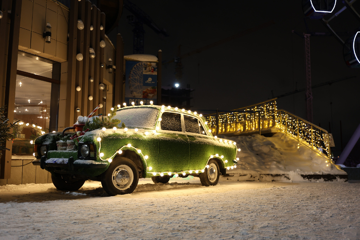 Хотите увидеть столицу Татарстана в её самом эффектном обличии? Приглашаем вас на вечернюю прогулку, главной целью которой станет подъём на знаменитое колесо обозрения «Вокруг света».