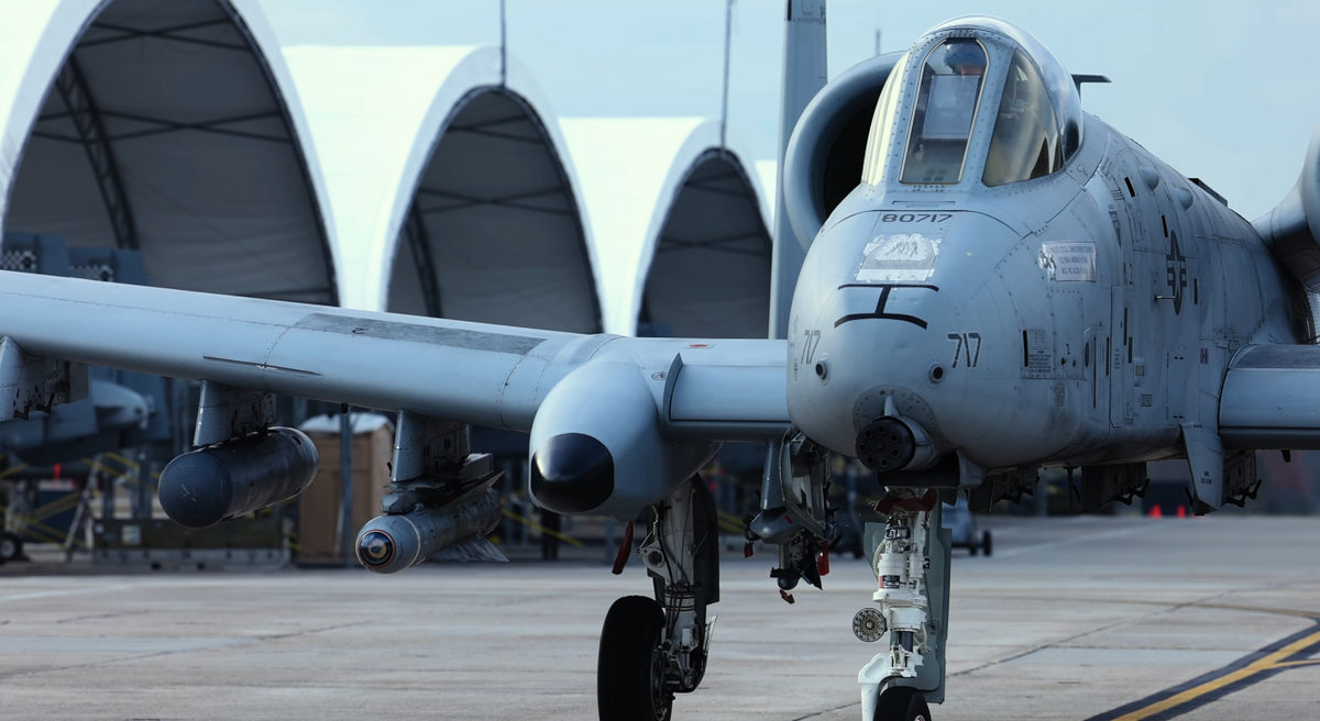 Ты ствол то убери. A-10 Warthog. Самолет, построенный вокруг своего орудия