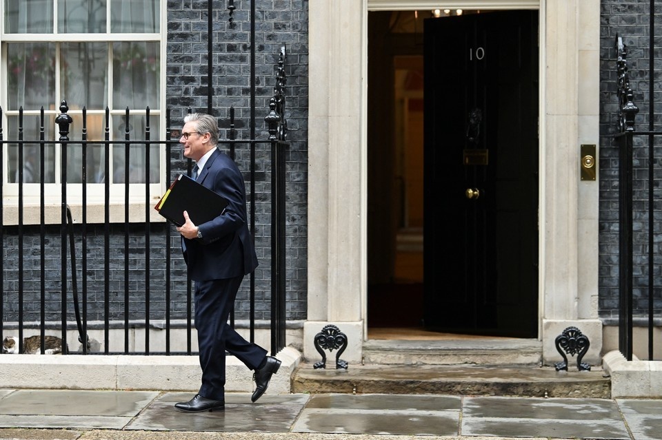    Стармер хочет призвать союзников к обороной инициативе для снижения расходов REUTERS